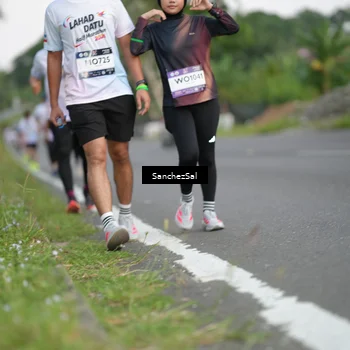 Runner Photo 7698500