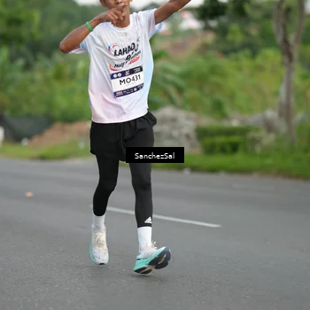 Runner Photo 7698538