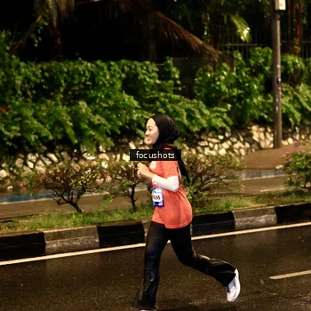 Runner Photo 7698572