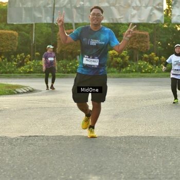 Runner Photo 7698576