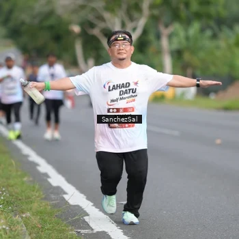 Runner Photo 7698615