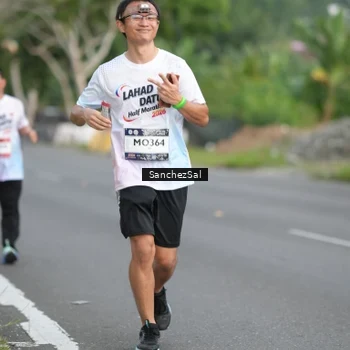 Runner Photo 7698657