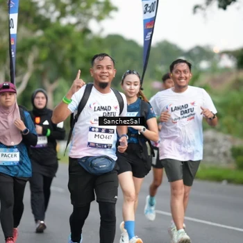 Runner Photo 7698675