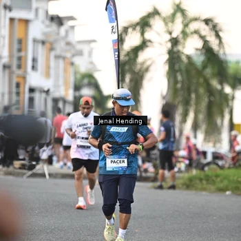 Runner Photo 7698687