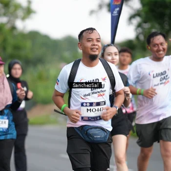 Runner Photo 7698688