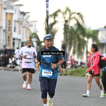 Runner Photo 7698689