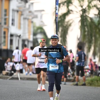 Runner Photo 7698690