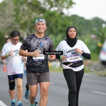 Runner Photo 7698699