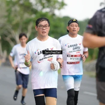 Runner Photo 7698706