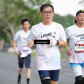 Runner Photo 7698708