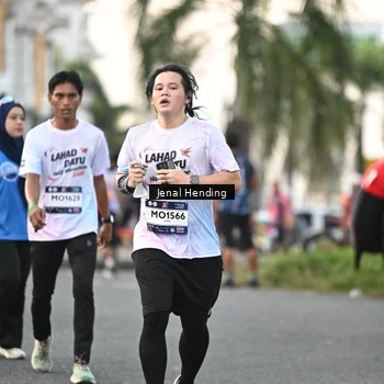 Runner Photo 7698731