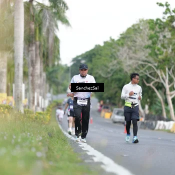 Runner Photo 7698735