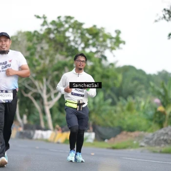 Runner Photo 7698739