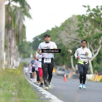 Runner Photo 7698740