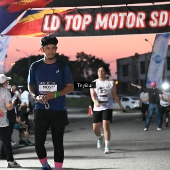 Runner Photo 7698756