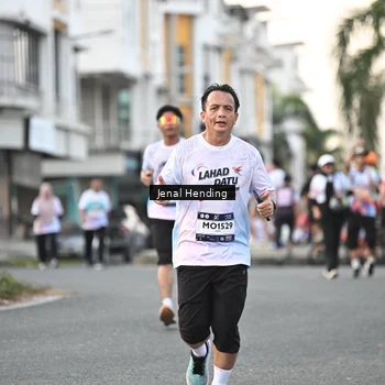 Runner Photo 7698770
