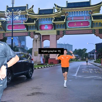 Runner Photo 7698773