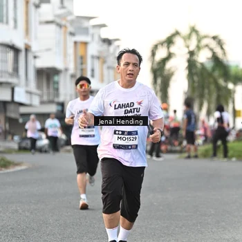 Runner Photo 7698789