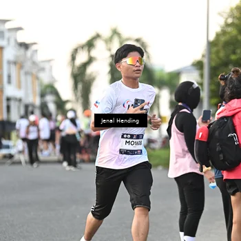 Runner Photo 7698798