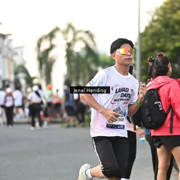 Runner Photo 7698802