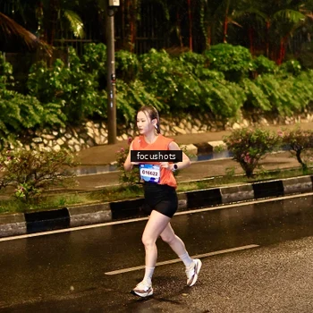 Runner Photo 7698809