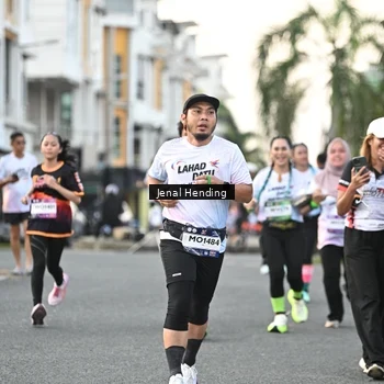 Runner Photo 7698814