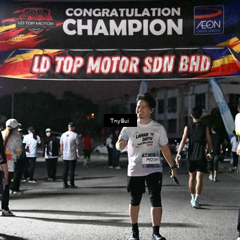 Runner Photo 7698836