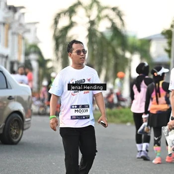 Runner Photo 7698867