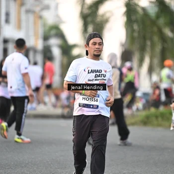 Runner Photo 7698896