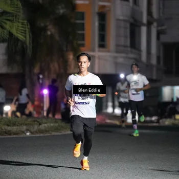 Runner Photo 7698900