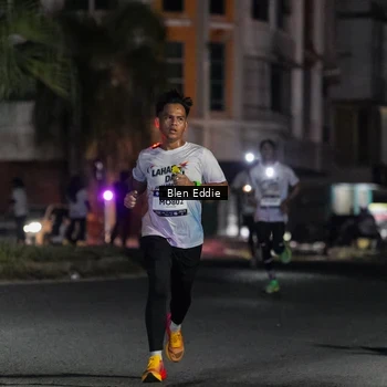 Runner Photo 7698901