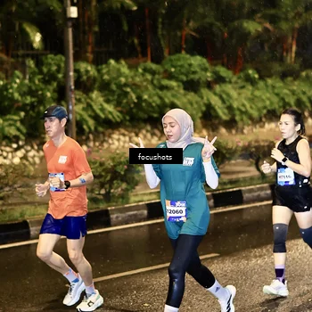 Runner Photo 7698903