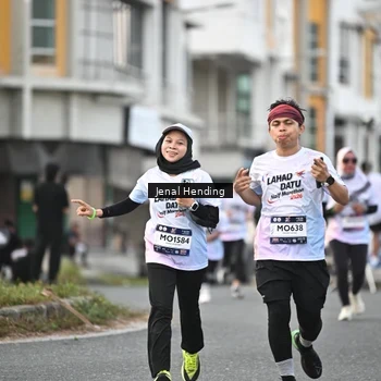 Runner Photo 7698905