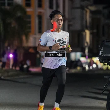Runner Photo 7698911