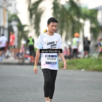 Runner Photo 7698920