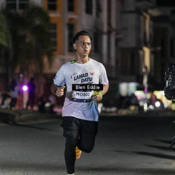 Runner Photo 7698931