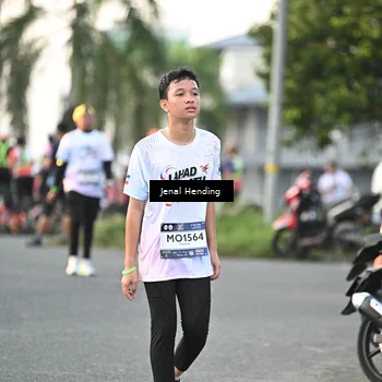 Runner Photo 7698942