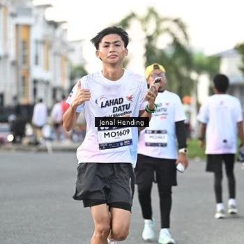 Runner Photo 7698947