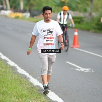 Runner Photo 7698965