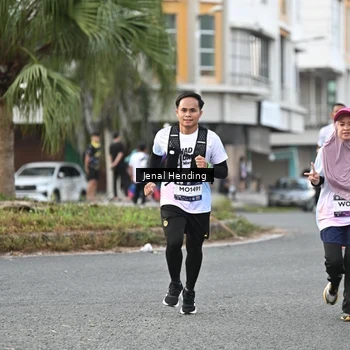 Runner Photo 7698981