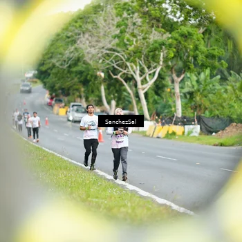 Runner Photo 7699002