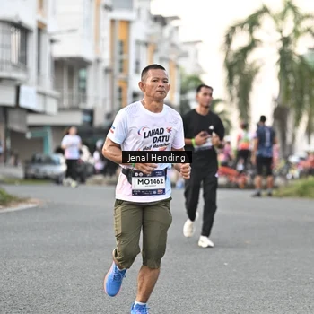 Runner Photo 7699009