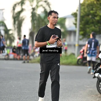 Runner Photo 7699019