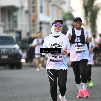 Runner Photo 7699043