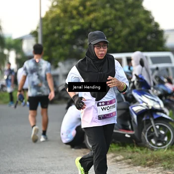 Runner Photo 7699076