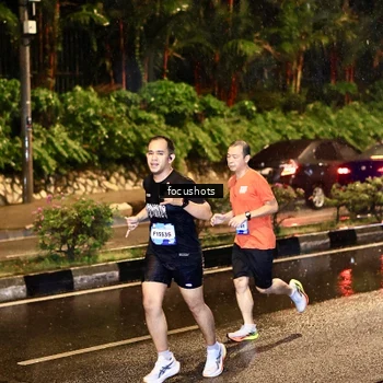 Runner Photo 7699092