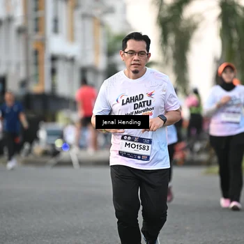 Runner Photo 7699094