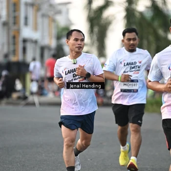 Runner Photo 7699315