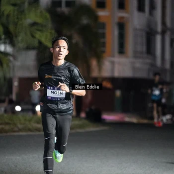 Runner Photo 7699330