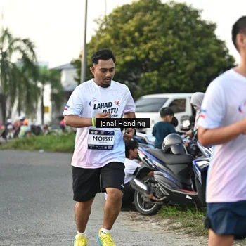 Runner Photo 7699342